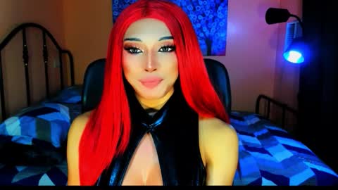 Snapshot of urgoddess_bella chatting on November 2025 01:27:01 AM My bella 3 online show from November 2025 01:27:01 AM