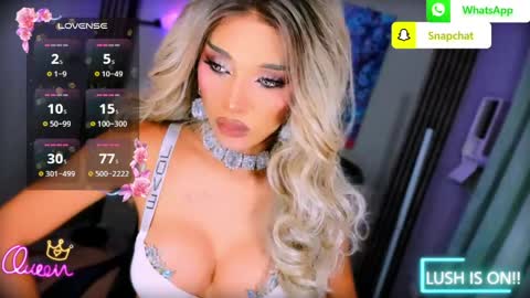 Snapshot of urgoddess_bella chatting on June 2026 01:11:02 AM My bella 3 online show from June 2026 01:11:02 AM