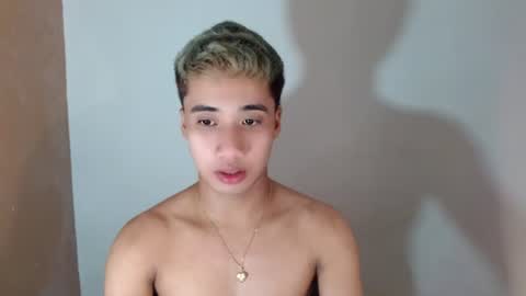 Snapshot of urguy_habibi chatting on June 2026 10:42:01 PM Bib online show from June 2026 10:42:01 PM