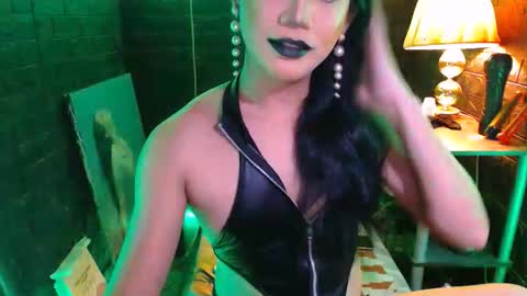 queen norelle online show from October 2025 08:42:02 PM