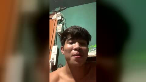 Snapshot of urhot_jeremyxx chatting on December 2025 04:17:01 AM jeremy online show from December 2025 04:17:01 AM