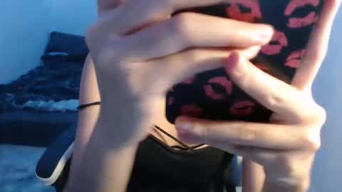 Snapshot of urlovely_yang03 chatting on November 2025 10:59:01 AM juliana online show from November 2025 10:59:01 AM