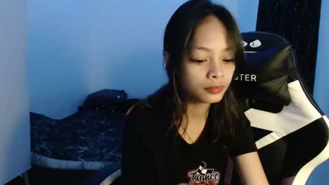 Snapshot of urlovely_yang03 chatting on November 2025 04:30:01 PM juliana online show from November 2025 04:30:01 PM