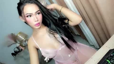 Snapshot of urlovelyangelts chatting on November 2025 06:13:01 AM ANGEL online show from November 2025 06:13:01 AM