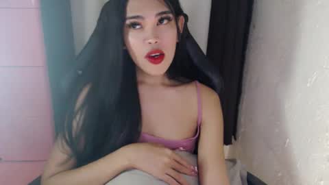 Snapshot of urpinayjenfuckerxxx chatting on January 2025 01:45:02 AM Jenny online show from January 2025 01:45:02 AM