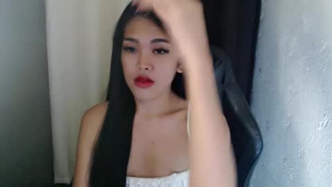 Snapshot of urpinayjenfuckerxxx chatting on February 2025 10:37:01 PM Jenny online show from February 2025 10:37:01 PM