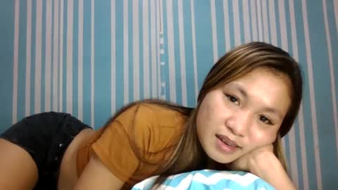 Snapshot of urpinaysugar_dolly chatting on January 2025 03:18:02 AM urpinaysugar_dolly online show from January 2025 03:18:02 AM
