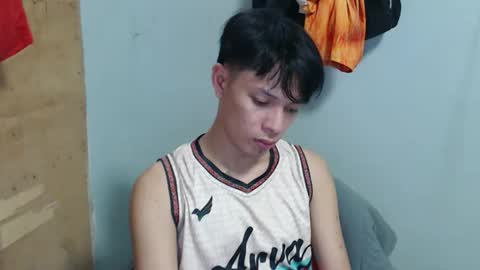 Snapshot of urpinoyasianx chatting on November 2025 06:10:01 PM Mel online show from November 2025 06:10:01 PM