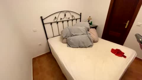 Snapshot of urpuppyboy chatting on December 2024 09:10:01 AM Emma online show from December 2024 09:10:01 AM