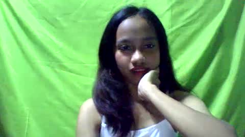 Snapshot of ursexydoll18 chatting on January 2025 07:00:02 AM Darlyn room online show from January 2025 07:00:02 AM