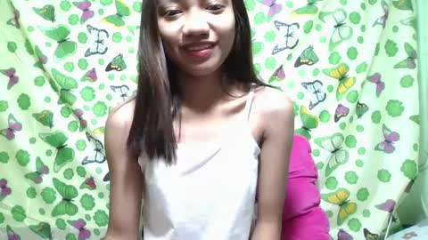 Snapshot of ursexydoll18 chatting on February 2025 01:35:01 AM Darlyn room online show from February 2025 01:35:01 AM