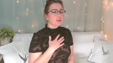 Silvia online show from January 2025 05:40:01 AM