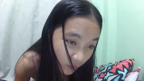 Snapshot of urskinnygirl4u18 chatting on March 2025 04:24:02 AM Urskinnygirl4u18 - ROSE ROOM online show from March 2025 04:24:02 AM