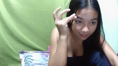 Snapshot of urskinnygirl4u18 chatting on March 2025 04:49:02 AM Urskinnygirl4u18 - ROSE ROOM online show from March 2025 04:49:02 AM