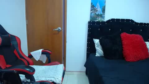 Eveling Blanco  online show from November 2025 04:29:01 PM