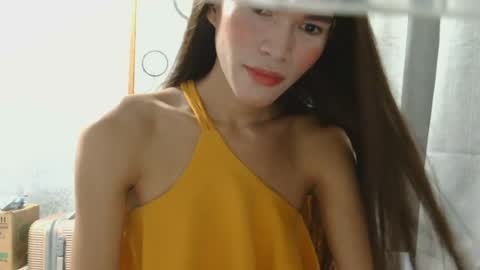 Snapshot of urtrans_sheenlyn chatting on June 2026 10:10:01 AM urtrans_sheenlyn online show from June 2026 10:10:01 AM