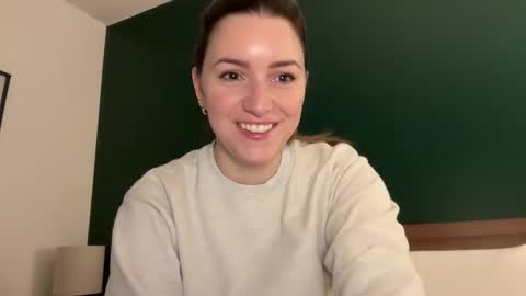 Snapshot of urwetdreamddd chatting on November 2025 01:48:01 AM Dream online show from November 2025 01:48:01 AM