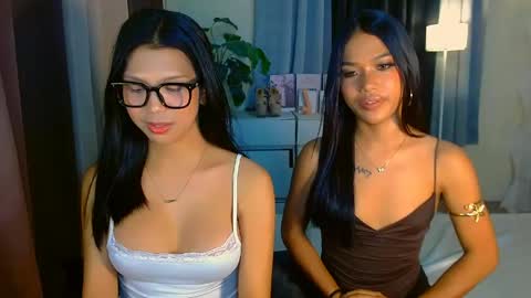 urwildest_margaret online show from April 2026 06:10:01 PM