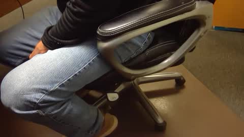 useemie online show from April 2026 10:40:02 PM