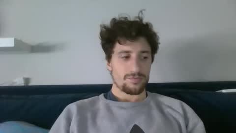 users1819 online show from December 2025 08:31:02 AM