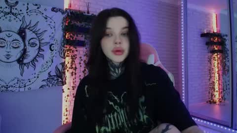 Snapshot of uwu_eva chatting on December 2024 11:01:01 AM Eva online show from December 2024 11:01:01 AM