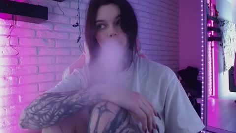 Snapshot of uwu_eva chatting on January 2025 02:11:01 PM Eva online show from January 2025 02:11:01 PM