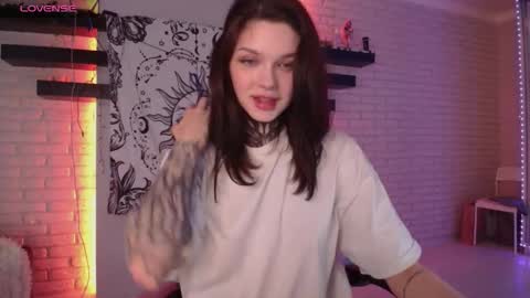 Snapshot of uwu_eva chatting on January 2025 12:29:02 PM Eva online show from January 2025 12:29:02 PM