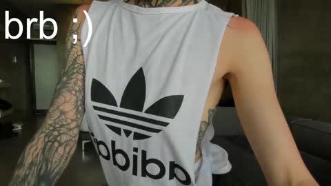 Snapshot of uwu_eva chatting on November 2025 07:42:02 AM Eva online show from November 2025 07:42:02 AM