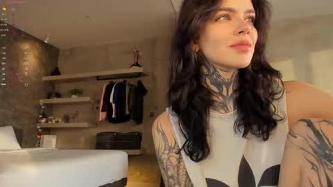 Snapshot of uwu_eva chatting on December 2025 09:51:02 AM Eva online show from December 2025 09:51:02 AM