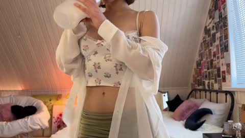 Snapshot of uwunikaa chatting on March 2026 01:05:02 PM Anika On vacation online show from March 2026 01:05:02 PM