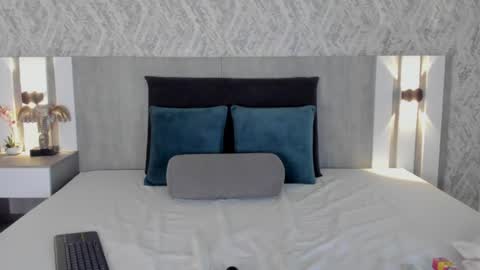 Vaalentina Lux online show from June 2026 02:49:01 PM