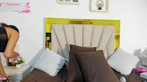 Snapshot of vahiolet_fuentes chatting on October 2025 03:09:02 AM vahioleth online show from October 2025 03:09:02 AM