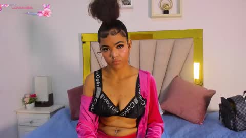 Snapshot of vahiolet_fuentes chatting on October 2025 03:03:02 AM vahioleth online show from October 2025 03:03:02 AM