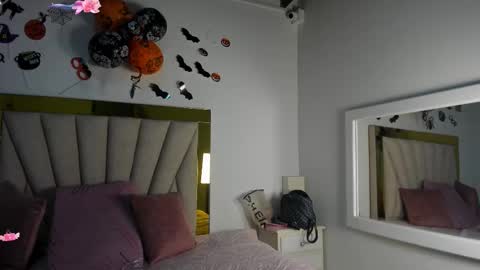 Snapshot of vahiolet_fuentes chatting on October 2025 03:07:02 AM vahioleth online show from October 2025 03:07:02 AM