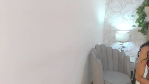 Vaiolet  online show from January 2025 07:20:01 PM