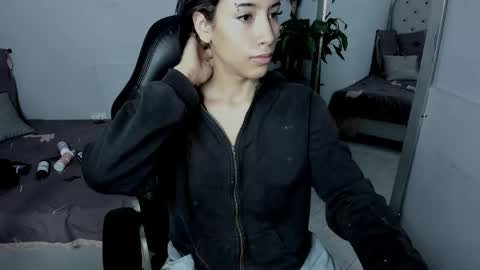 Snapshot of vaiolethsan chatting on May 2026 12:32:02 PM Vaioleth online show from May 2026 12:32:02 PM