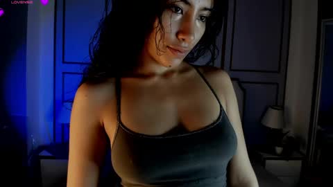 Snapshot of vaiolethsan chatting on May 2026 12:33:02 PM Vaioleth online show from May 2026 12:33:02 PM