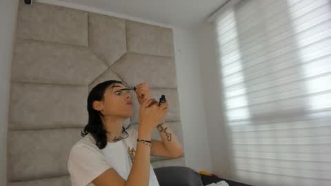 V A I O L E T T  S M I T H online show from November 2025 03:45:02 PM