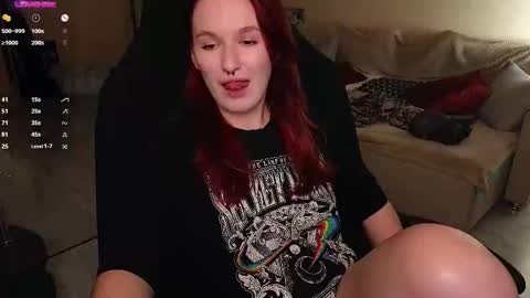 Snapshot of val_manson chatting on October 2025 08:07:01 PM Val online show from October 2025 08:07:01 PM