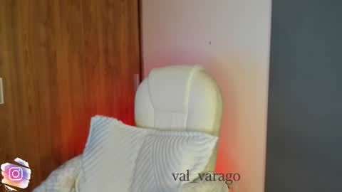 Snapshot of val_varago chatting on September 2025 01:51:02 AM val_varago online show from September 2025 01:51:02 AM