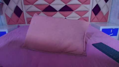 Snapshot of vale_castro1 chatting on September 2025 07:24:02 PM Valentina online show from September 2025 07:24:02 PM