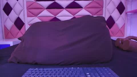 Valentina online show from November 2025 07:12:02 PM