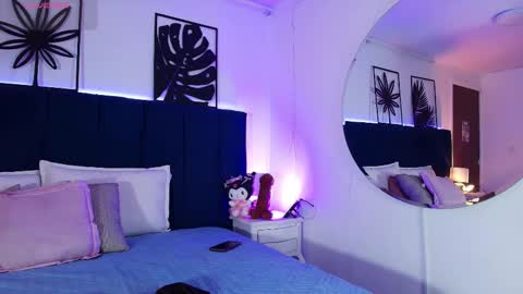 Tifanny  online show from November 2025 07:35:02 PM