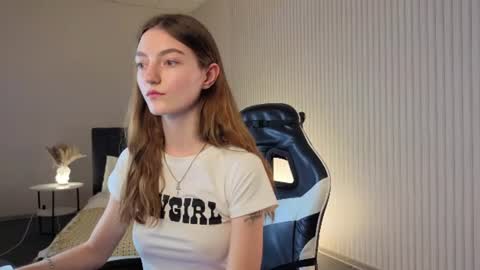 Snapshot of valenora1 chatting on August 2026 11:24:02 AM Nora online show from August 2026 11:24:02 AM