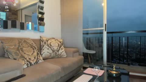 Valen online show from December 2024 10:56:02 PM