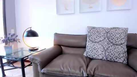 Valen online show from September 2025 09:41:02 PM