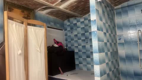   Valentin  independent Cam Boy     online show from March 2026 02:00:02 PM