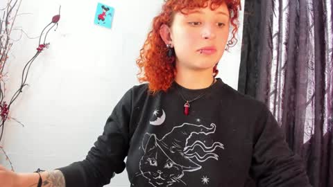 Snapshot of valent_27 chatting on December 2024 06:34:01 PM Valentina online show from December 2024 06:34:01 PM