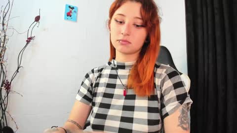 Snapshot of valent_27 chatting on December 2024 05:33:02 AM Valentina online show from December 2024 05:33:02 AM