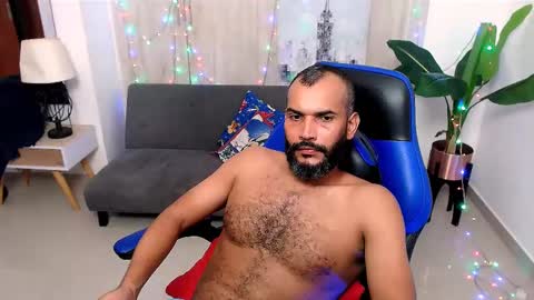 Valentine online show from December 2024 05:53:02 PM